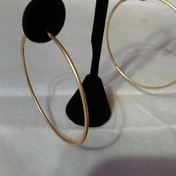 Gold tone Matte finish hoop earrings 6.5cm pierced NWT (sku170) - Picture 2 of 4